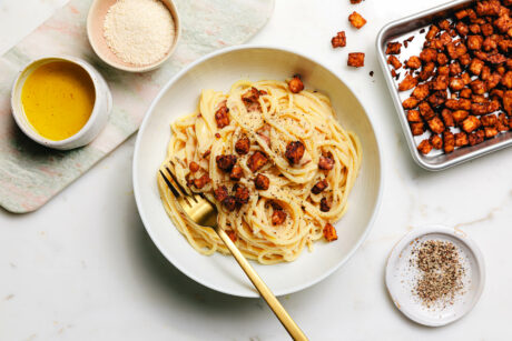 Miso-Carbonara mit Tempeh-Speck