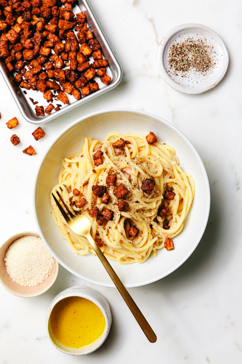 Miso-Carbonara mit Tempeh-Speck