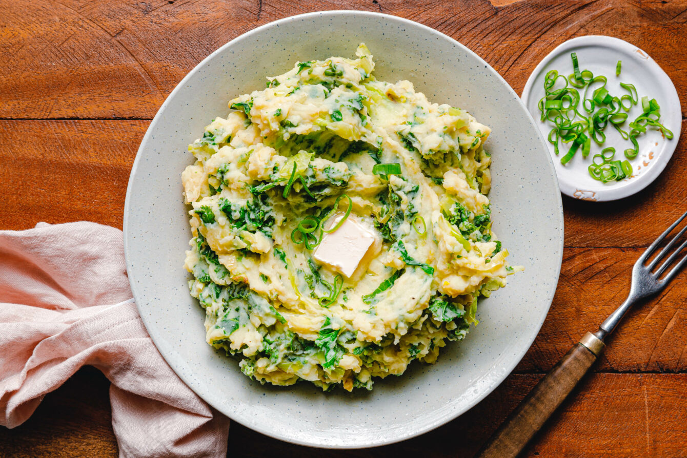 Veganer Colcannon – irischer Kartoffelbrei mit Grün- und Spitzkohl