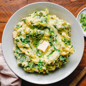 Veganer Colcannon – irischer Kartoffelbrei mit Grün- und Spitzkohl