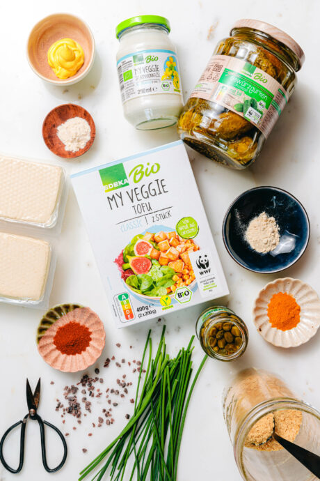 Zutaten für vegane gefüllte Eier