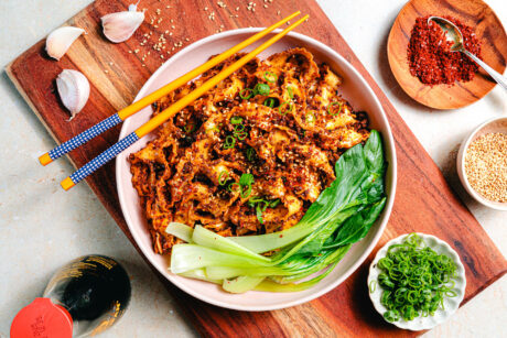 15 Minuten Chili-Knoblauch-Nudeln mit Tofu-Hack