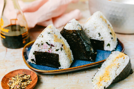 Onigiri mit veganem Kichererbsen-Thunfisch