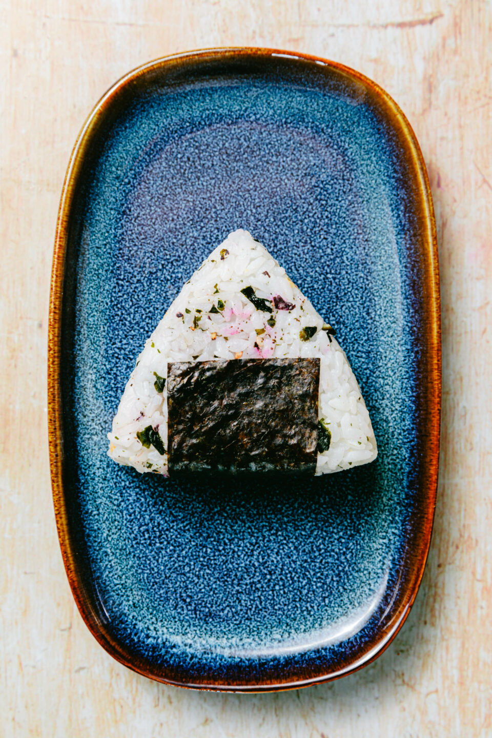 Onigiri mit veganem Kichererbsen-Thunfisch