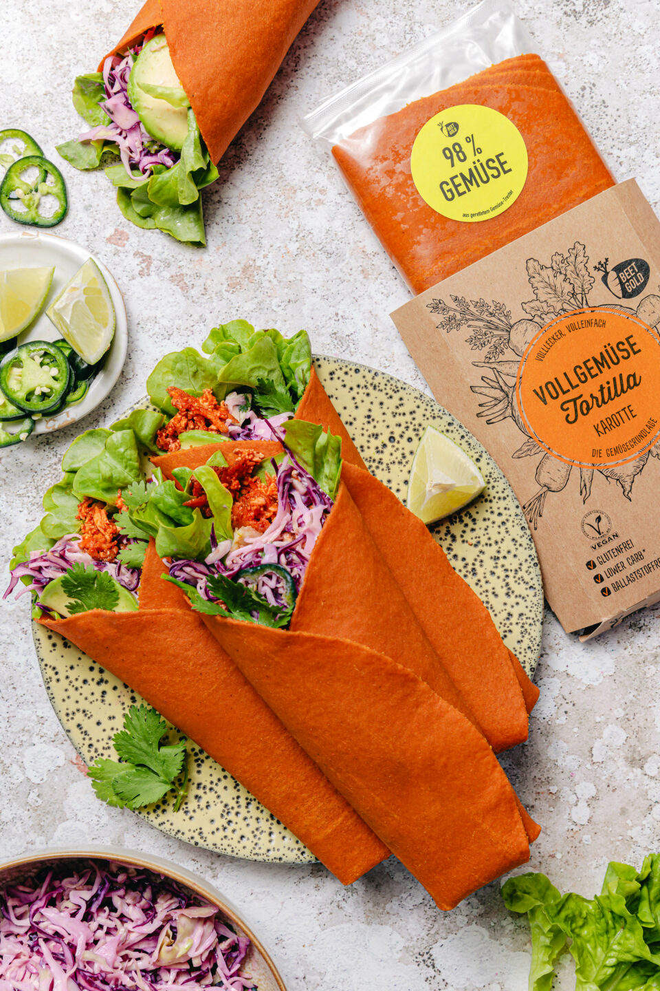 Barbecue-Tofu-Wraps mit buntem Krautsalat