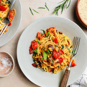 Spaghetti mit Kichererbsen-Thunfisch und Kirschtomaten