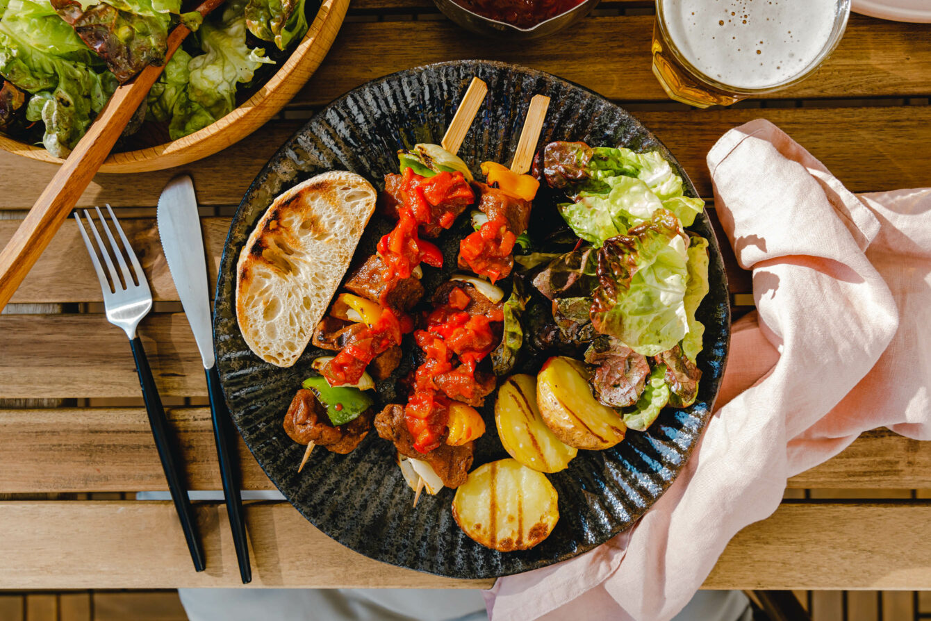 Vegane Schaschlikspieße mit selbst gemachter Schaschliksauce