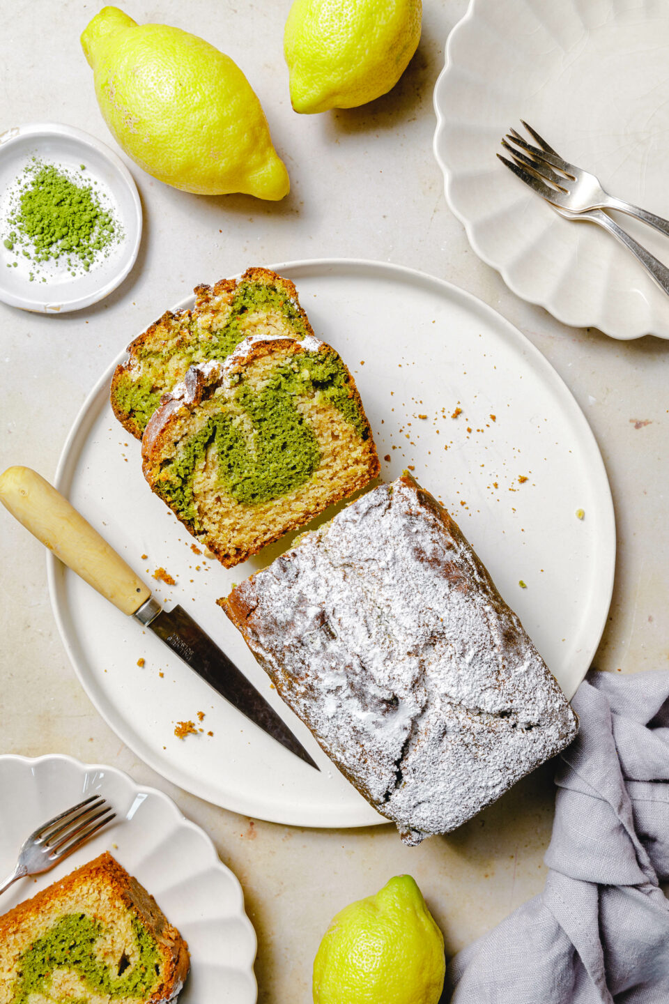 Veganer Zitronen-Matcha-Marmorkuchen