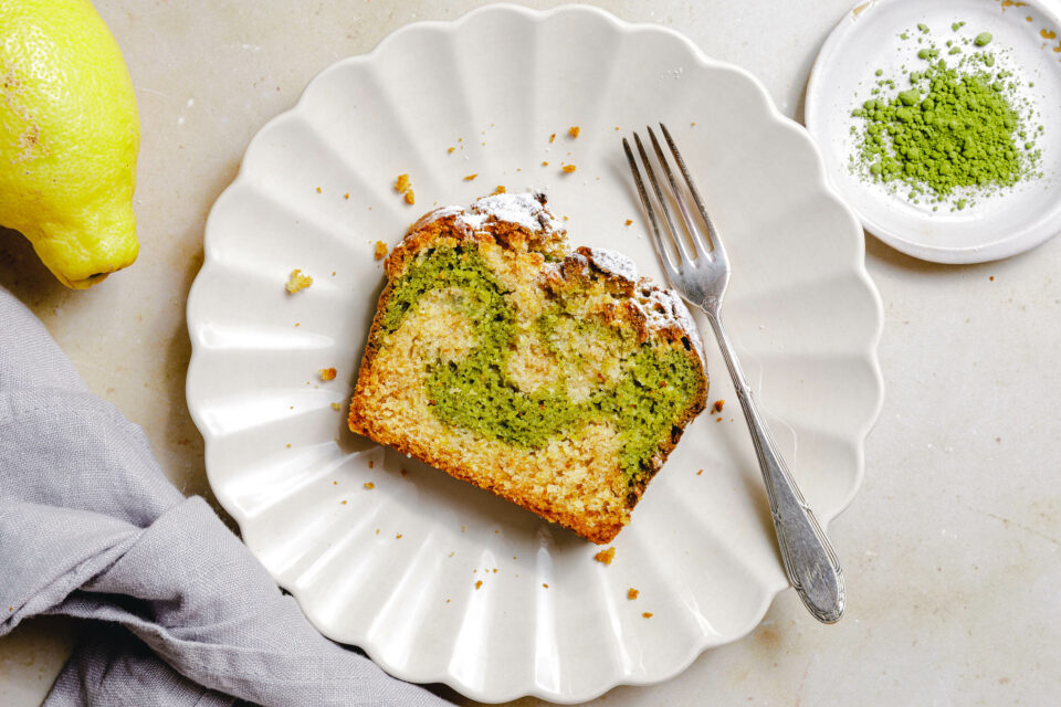 Veganer Zitronen-Matcha-Marmorkuchen