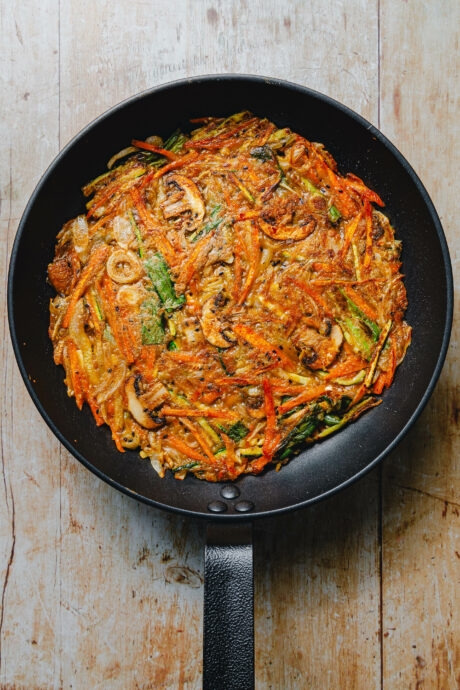 Zubereitung von koreanischen Gemüse-Pancakes – Yachaejeon