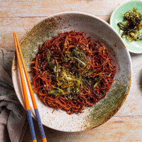 Shanghai-Nudeln mit Frühlingszwiebel-Öl