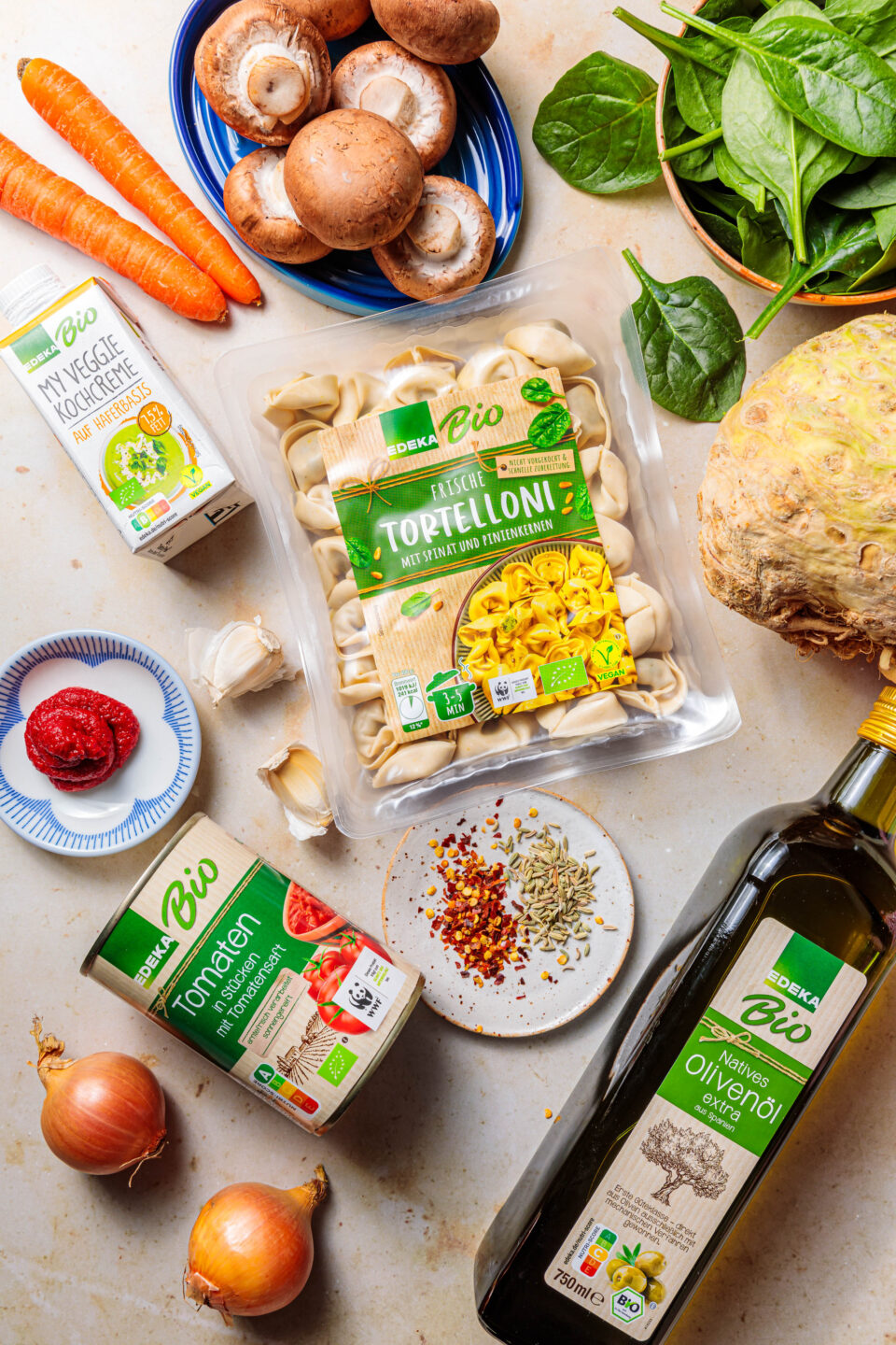 Zutaten für vegane Tortellinisuppe