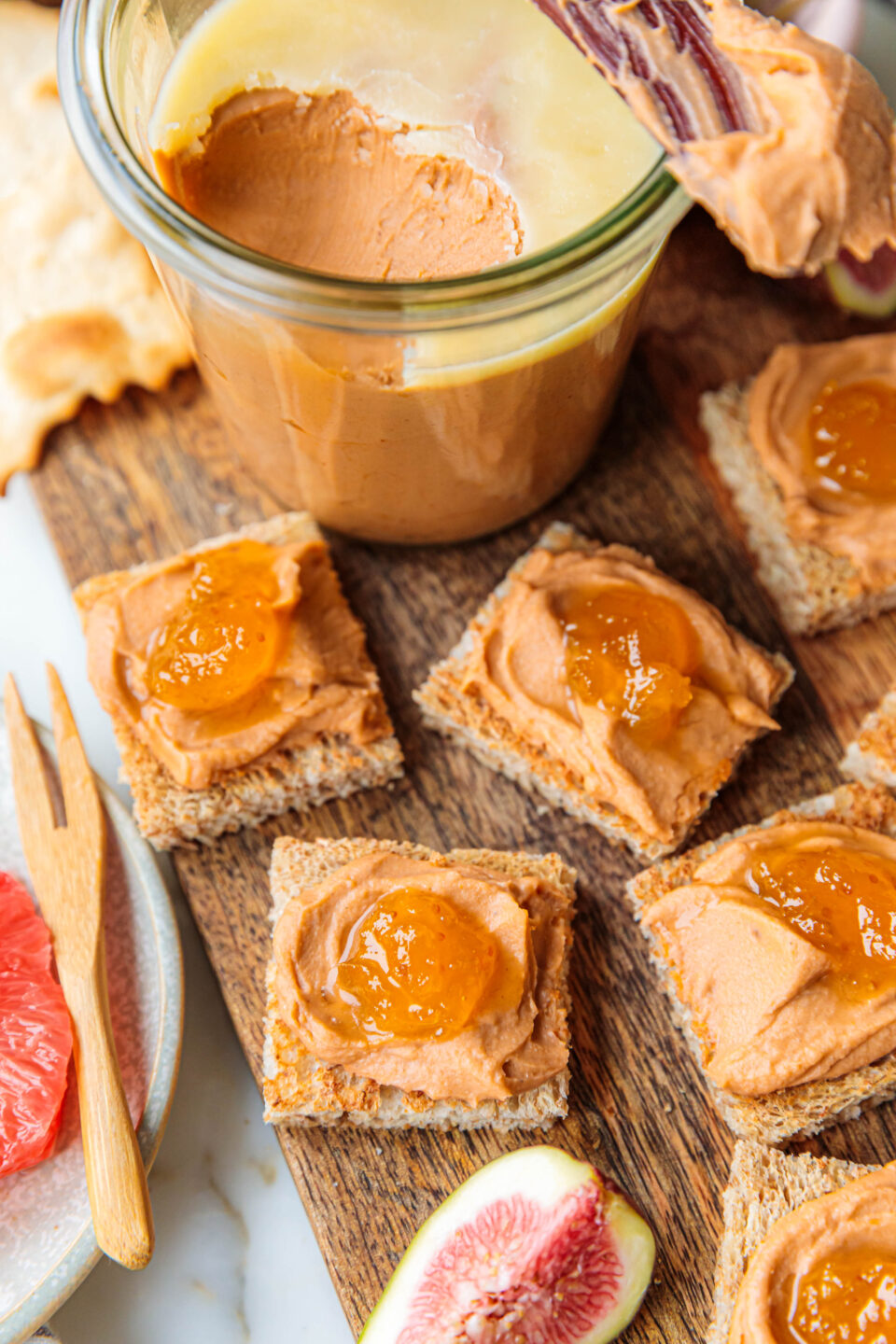 Vegane Foie Gras auf Toast