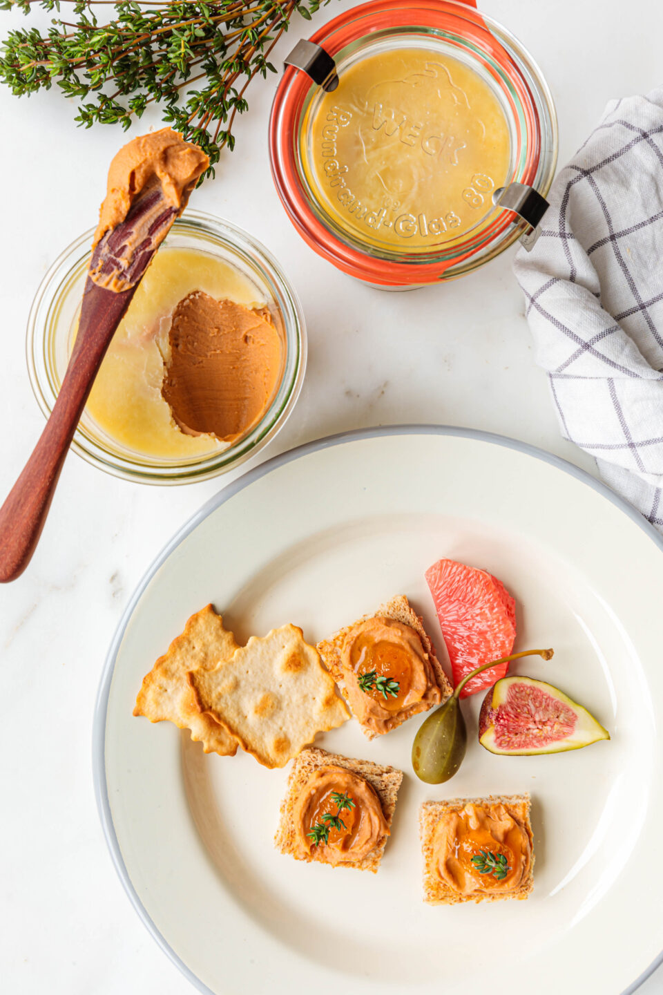 Vegane Foie Gras auf Toast